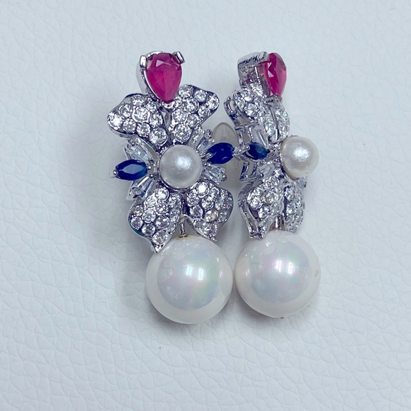 Blue and pink embellished pearl earrings - Picture 2 of 2